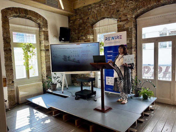 Carole Goble presenting RO-Crate intervention at the REWIRE kick-off